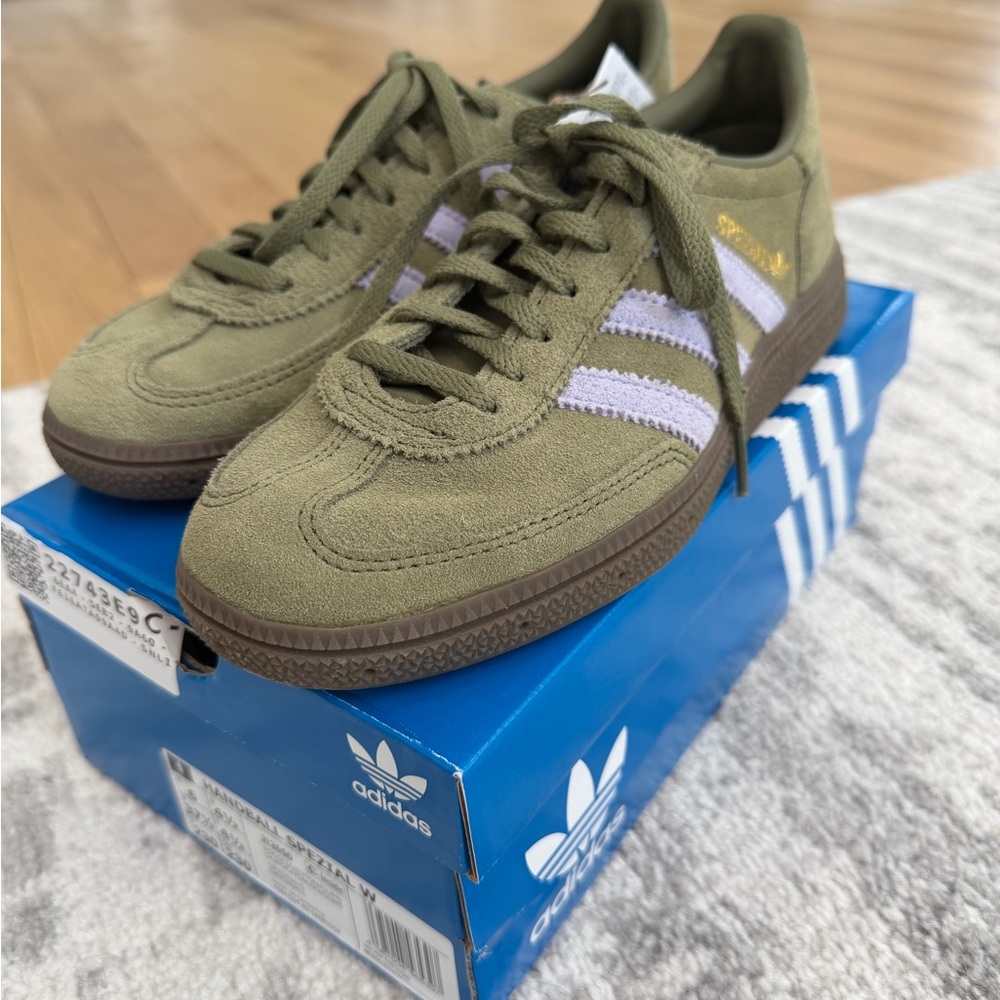 NEW Adidas Olive Green Sneakers with Violet Accents - Picture 12 of 12